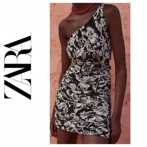 NWOT ZARA Blogger’s Favorite Asymmetric Neckline Ecru Mini Dress, Size Small